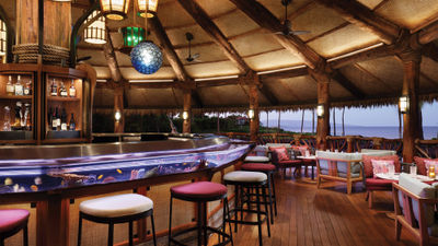 A unique new feature of Humuhumunukunukuapua'a, the Grand Wailea's flagship restaurant, is an aquarium bar top inhabited by fish native to the islands.