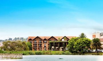 Radisson Hotel Tamboho Waterfront Antana